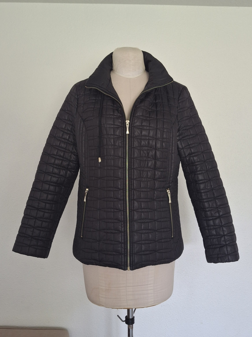 Kate Spade New York black quilted jacket with gold hardware Large